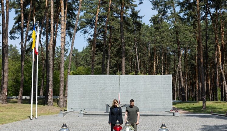 Zelenskyy and first lady honored memory of victims of political repression in Bykivna. VIDEO