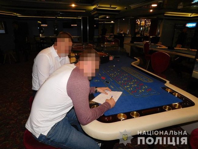Поліція викрила діяльність підпільного казино на столичній Оболоні 03