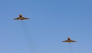 "Создавал угрозу безопасности полетов": истребители Великобритании перехватили российский Су-24 у берегов Румынии