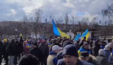 "Україна, Україна!!!", - мітинг проти російської окупації відбувається у Новій Каховці. ВIДЕО