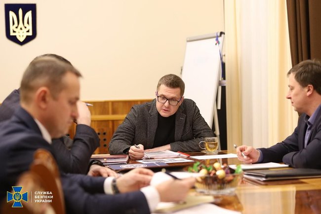У нас две приоритетные версии крушения лайнера МАУ в Иране - террористический акт и ракета, - глава СБУ Баканов 02
