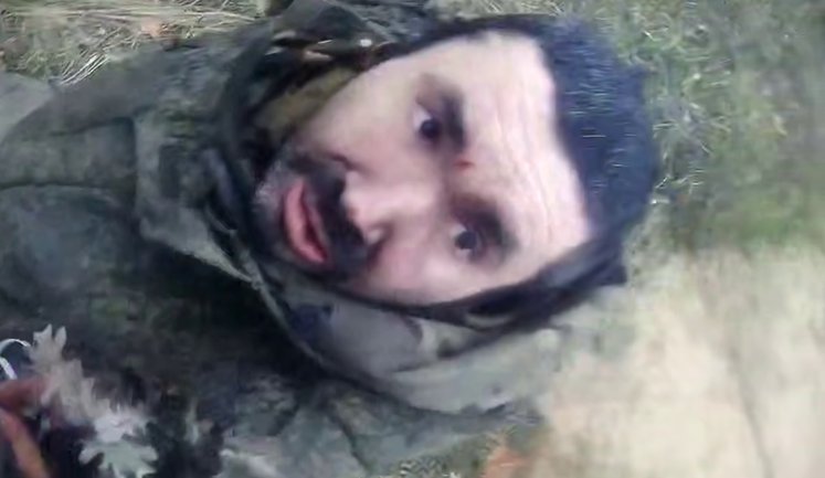 Доброволец из США с побратимами берет в плен оккупантов в Луганской области: "На колени, пожалуйста". ВИДЕО