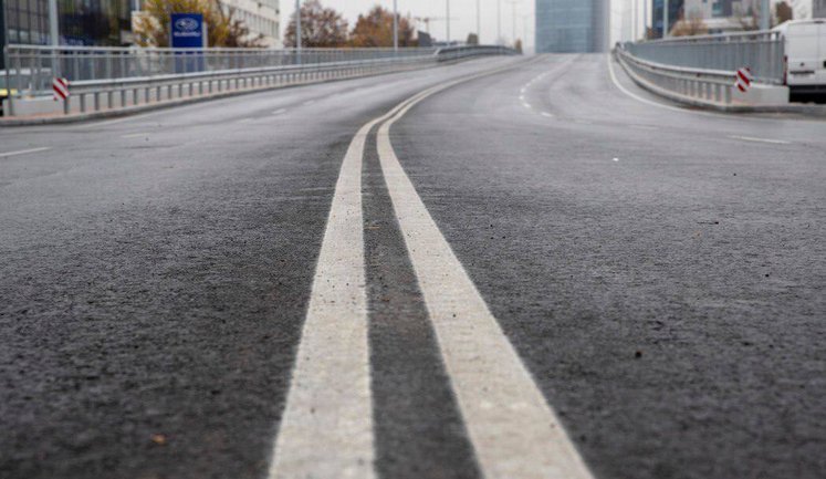 У Києві відкрили рух оновленим шляхопроводом на Новокостянтинівській. Його відремонтували вперше за 56 років. ФОТОрепортаж