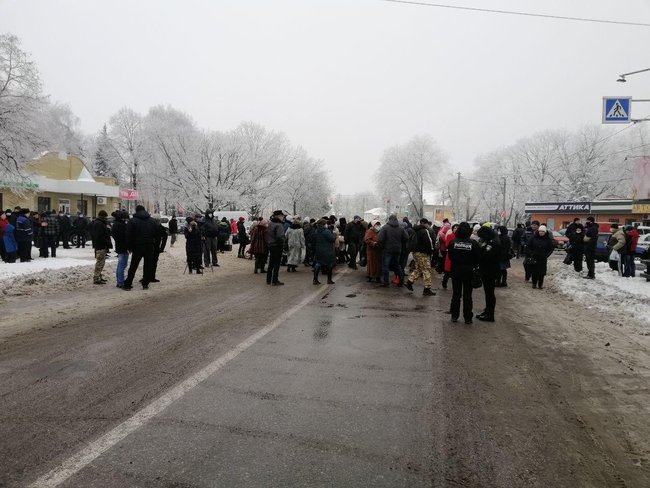 Вово, вже не смішно: у Полтаві, Житомирі та Львові протестують проти підвищення тарифів, демонстранти перекривають траси 01