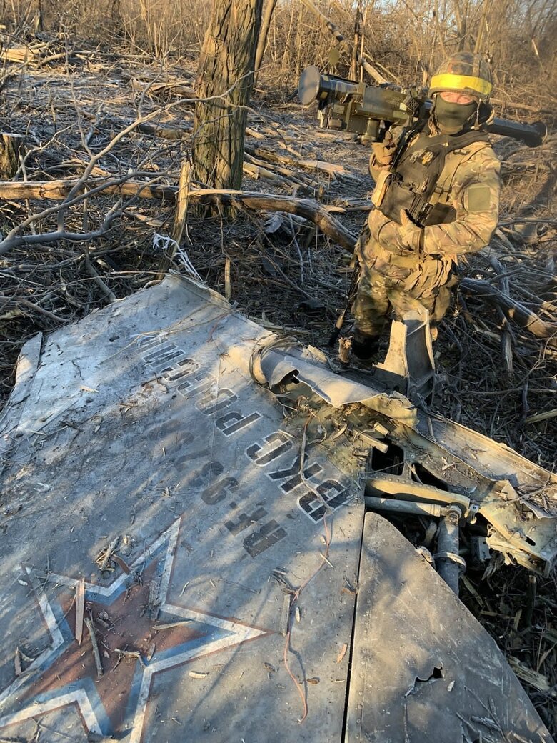 Командир зведеної тактичної групи Адам Євген Межевікін: За дві доби інтенсивних боїв під Бахмутом у ворога загинуло близько ста зеків, яких сюди пригнали 02
