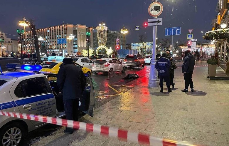 Прибічник русской весны, націоналіст Просвірнін голим випав з вікна у центрі Москви 01