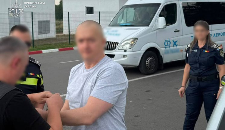 Двічі затримували в ЄС: ексмера Рахова, який переховувався від правосуддя, екстрадували в Україну (доповнено)