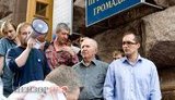 Автокооперативщики прорвались к Попову: "В следующий раз мы зайдем не в приемную". ФОТОрепортаж (Обновлено)
