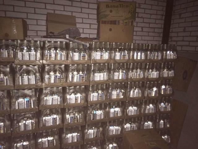 Податківці ліквідували мережу з виробництва і продажу фальсифікованого алкоголю на Чернігівщині 02