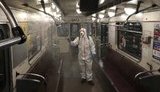 Метро Києва працює в звичайному режимі, дезінфекція на станціях проводиться двічі на день