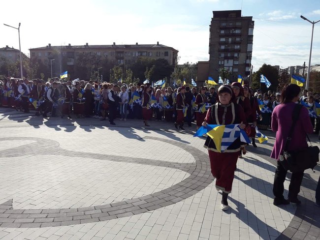 Подарок мецената Бумбураса: в Мариуполе появилась Греческая площадь 01