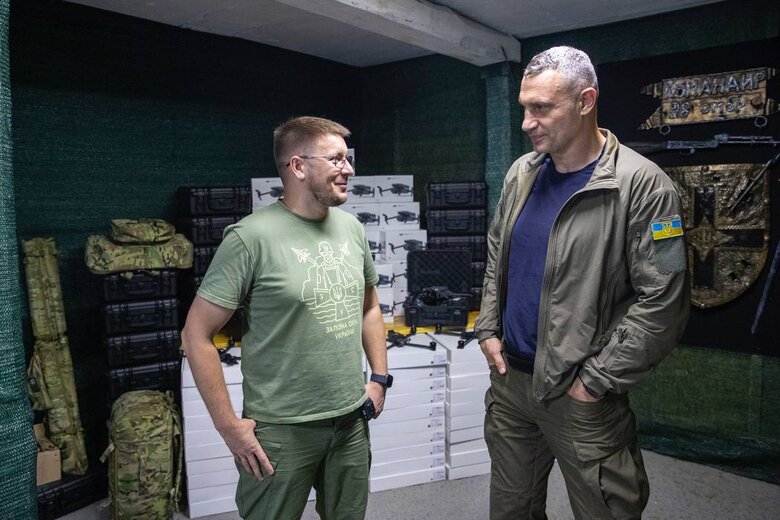 Мер Києва Віталій Кличко привіз дрони українським воїнам