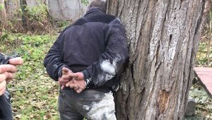Безхатько зайняв квартиру в Дніпрі, продав фортепіано, а з плити зробив камін. ФОТО