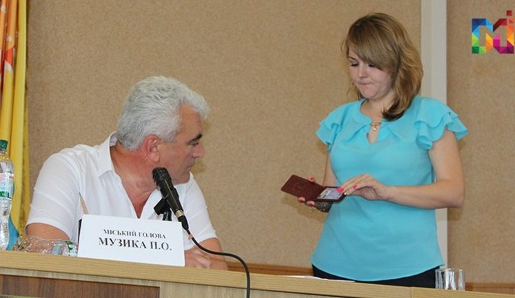 Прямо в розпал сесійного засідання меру Енергодара Музиці вручили підозру у злочині. ФОТО