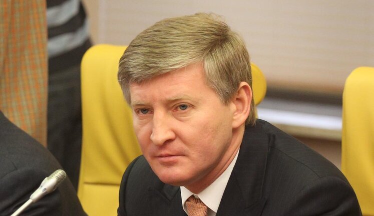 Зеленський звинуватив телеканал Ахметова в маніпуляціях: "Ви передаєте мені інформацію, я вам пояснив від кого. Не треба нічого передавати. Я доросла людина". ВIДЕО