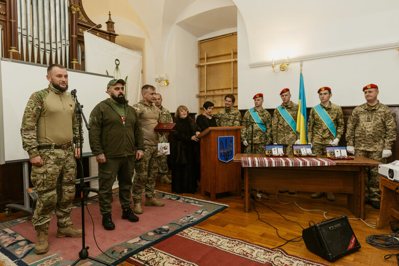 The National Hero of Ukraine award became the first after a two-year break 16