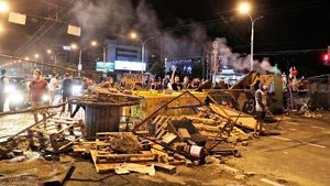 В разных районах Минска проходят стычки силовиков с протестующими
