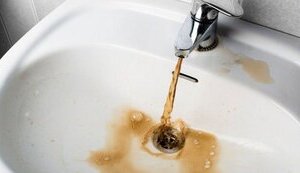 В окупованому Таврійську вода у кранах непридатна до вживання