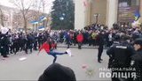 Представників "Нацдружин" затримали в Полтаві перед виступом Порошенка, є постраждала. ВIДЕО