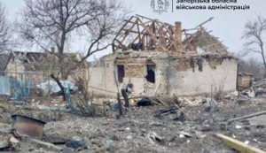 Russians strike Zarechne in Zaporizhzhia with KABs: two women injured, houses damaged. PHOTO