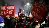 Масові акції проти заборони абортів тривають у Польщі