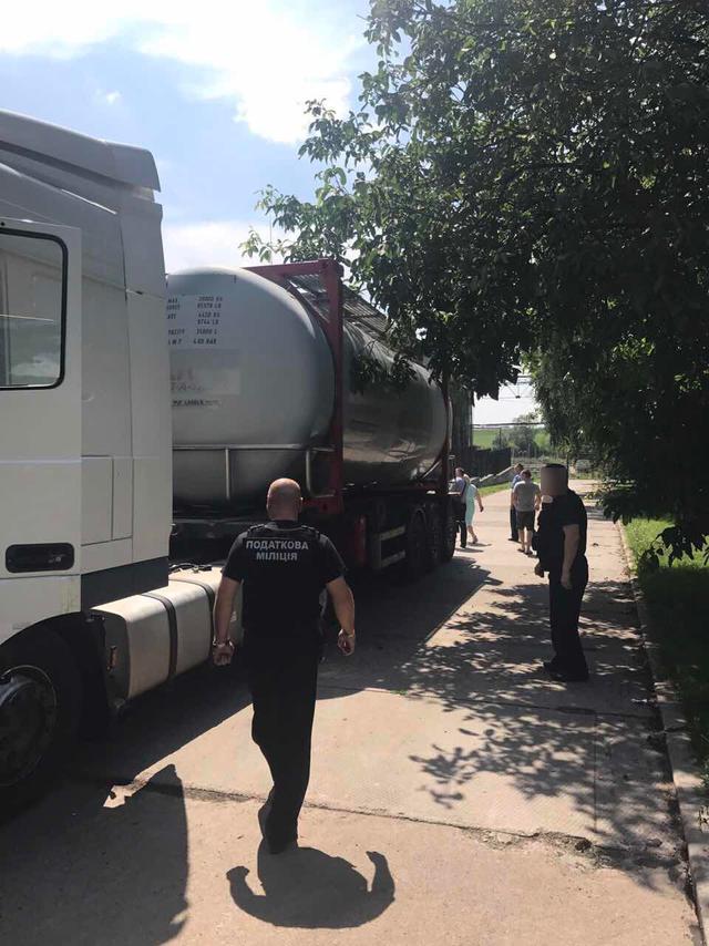 Масові обшуки на спиртзаводах: стали відомі подробиці спецоперації 09