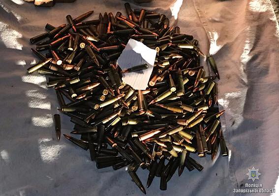 Поліція затримала торговця зброєю в Запоріжжі 07