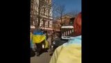Окупанти відкрили вогонь на мирному мітингу у Херсоні. ВIДЕО