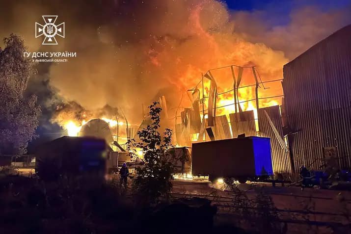 Drone attack on Lviv: three hits in industrial warehouses 03