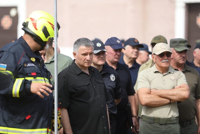 Понад 300 правоохоронців, 65 одиниць спецтехніки і 5 вертольотів, - масштабні навчання МВС відбулися на Рівненщині 04
