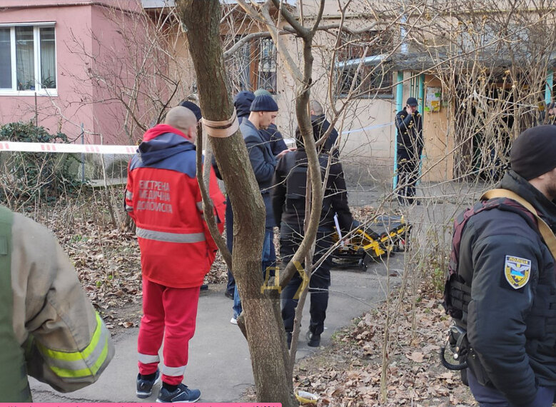 Військовий у стані наркотичного сп’яніння взяв у заручники жінку з дитиною в Одесі. Правоохоронцям вдалось їх звільнити (оновлено) 01