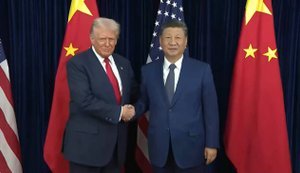 Президент США Дональд Трамп и глава Китая Си Цзиньпин встретились в Пусане