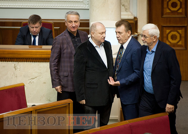 Розмова Лозового з Новинським і Папієвим та суперечка Парубія з Яценком, - день роботи ВР 5 грудня 05