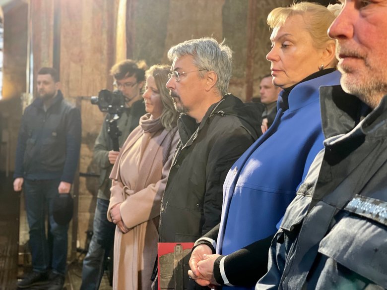 У Софійському соборі освятили репліку меча покровителя українського війська - гетьмана Сагайдачного 03