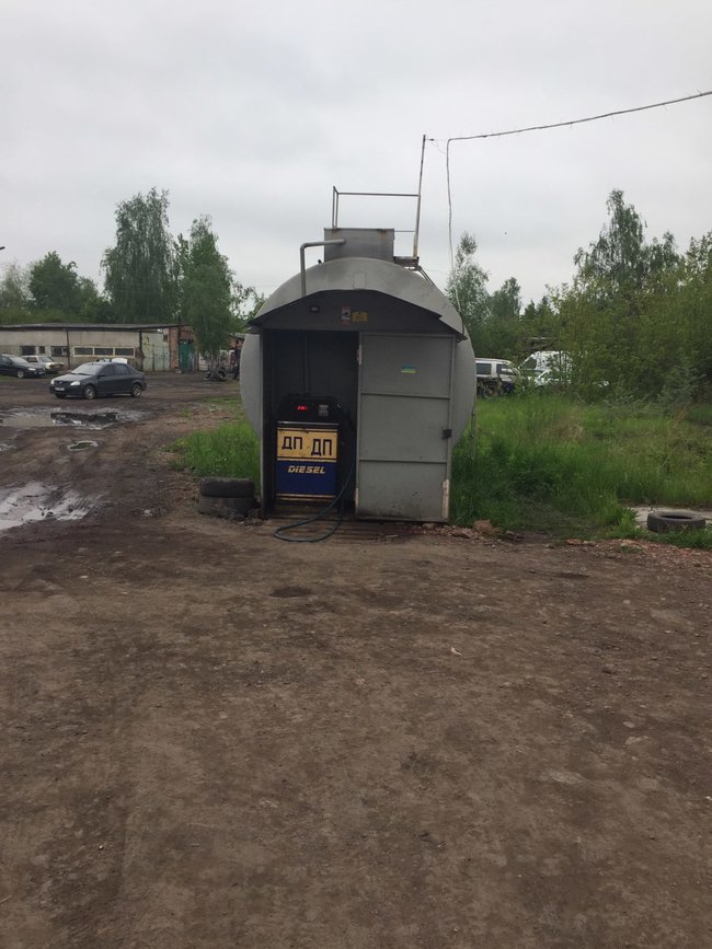 Податківці ліквідували дві нелегальні АЗС на Львівщині 01