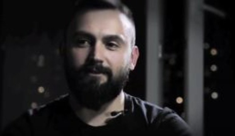 "Мы взяли Саур-Могилу, в Степановке мы наваляли, а Дмитровку бл#дскую не взяли из-за того, что один олень начал кричать: "Все назад ", - Леонид Остальцев в цикле "Солдатские истории". ВИДЕО