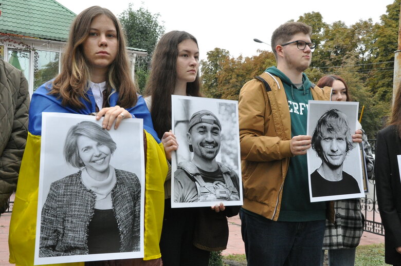 У Києві відбулося поминальне богослужіння за загиблими українськими журналістами 06