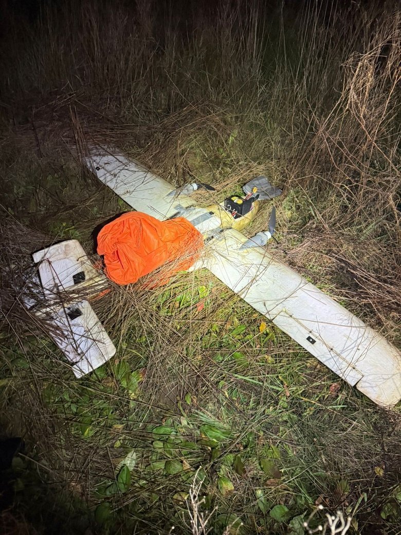 На Львівщині викрили батька і сина, які запускали дрони з контрабандними сигаретами до Польщі