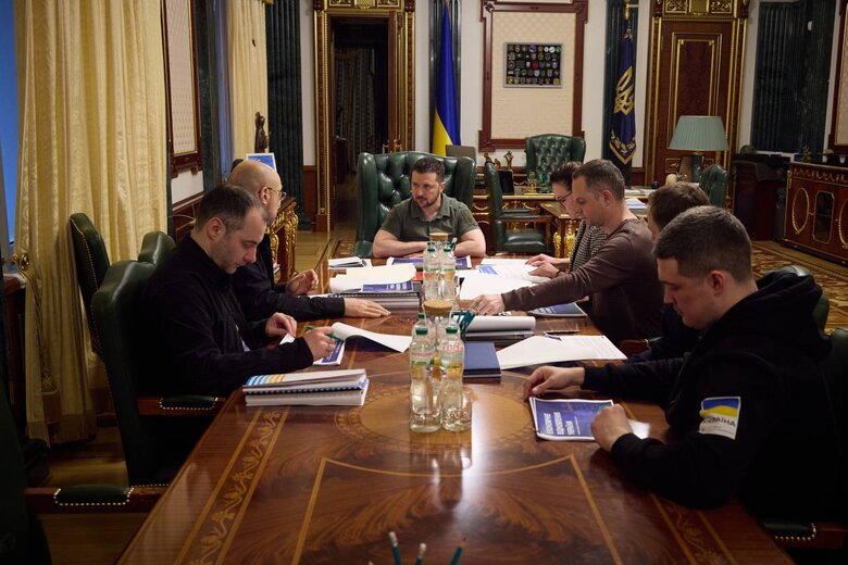 We talked about development of various industries and GDP growth, - Zelensky held meeting on economic development 01