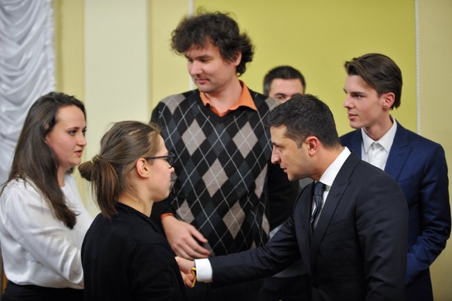 Ukrainian president meets with Euromaidan participants 06