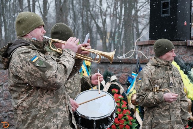 Із загиблим на Донбасі воїном 10-ї ОГШБр Кирилом Биковським попрощалися в Кропивницькому 02