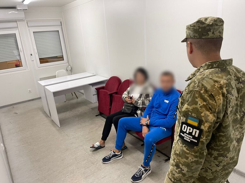 Теща і зять вдавали "молодят" на кордоні