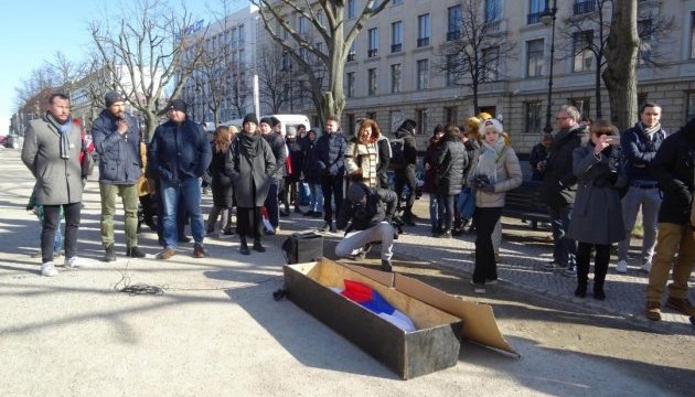 Новий термін - це загроза великої війни. В Берліні протестували проти виборів Путіна 01