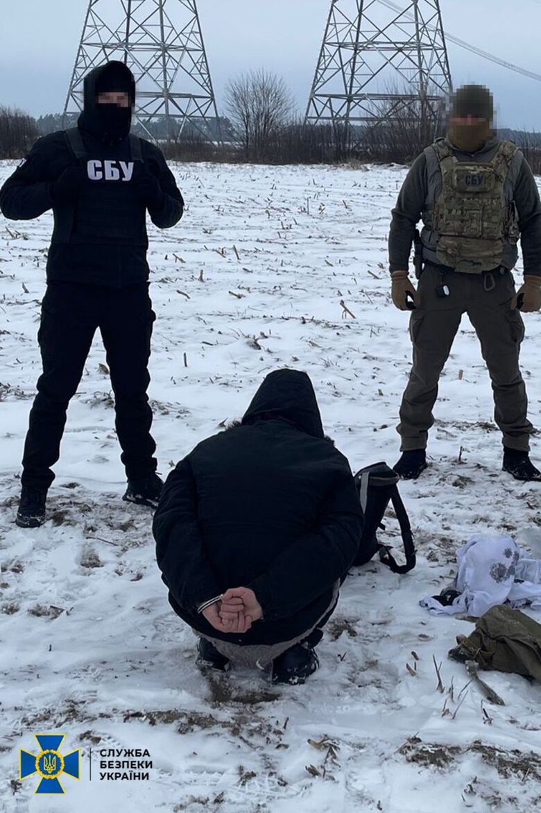 He was preparing strikes of RF, which were supposed to de-energize Kyiv: SSU detained Wagnerite in Rivne region 03