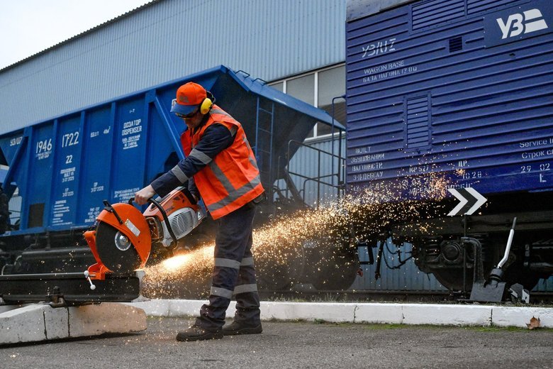 "Укрзалізниця" отримала нову партію спецтехніки