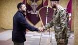 Зеленський зустрівся із воїнами на Донеччині. Була доповідь Сирського