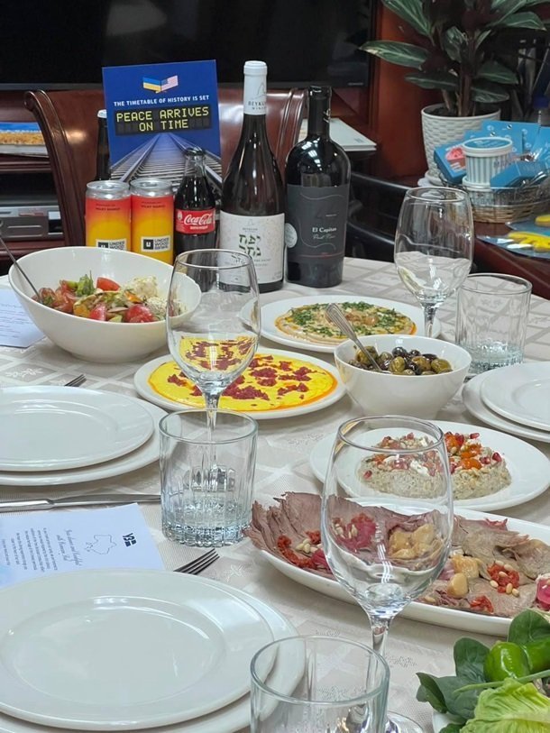 Їжа для Віткоффа і Кушнера