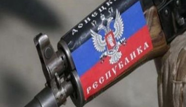 "Іди сюди нах#й! Я тебе зараз на окопи відправлю!" - бойовики "ДНР", застосовуючи вогнепальну зброю, проводять "виховну" роботу з громадянами "республіки". ВIДЕО