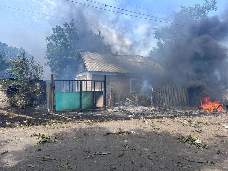 Ворог обстріляв Селидівську громаду на Донеччині, є руйнування