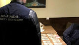 Сотрудник Львовского филиала "Укрзализныци" задержан при получении 10,5 тыс. грн взятки, - Нацполиция. ФОТО